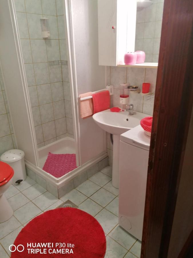 Apartmani Zute Račišće Exterior foto